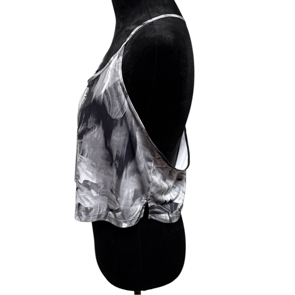 NWT Nike Women's One Dri-FIT Cropped Printed Tank Top Size XL. - Picture 2 of 6